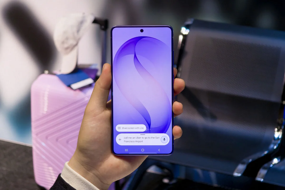 Samsung phone running One UI software